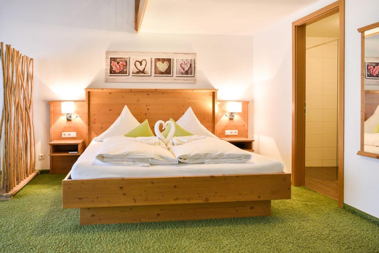 Burg Hotel Feldberg Esterno foto